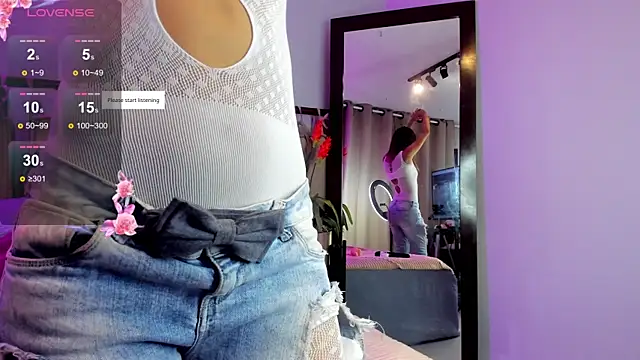 Snapshot of alma_rose_ chatting on 05.28.26 alma rose online show from 05.28.26