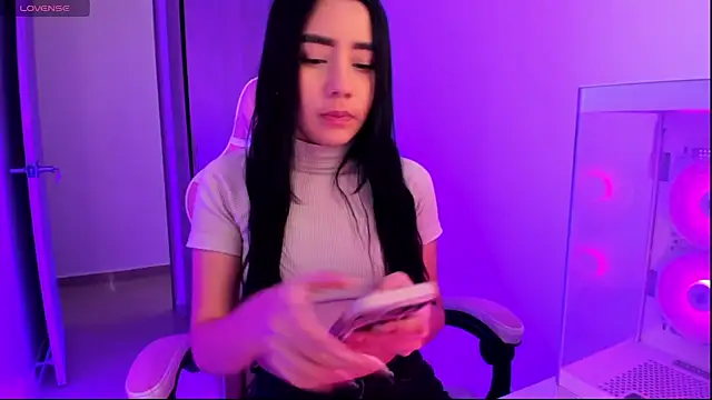 Snapshot of ISABELFORYOU03 chatting on 04.02.26 ISABELFORYOU03 online show from 04.02.26