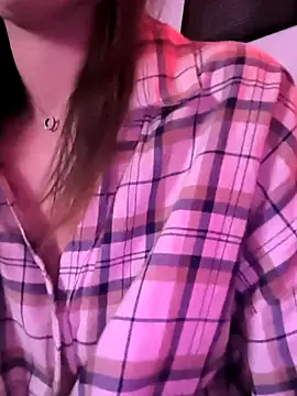 ulika 200419 online show from 04.04.26