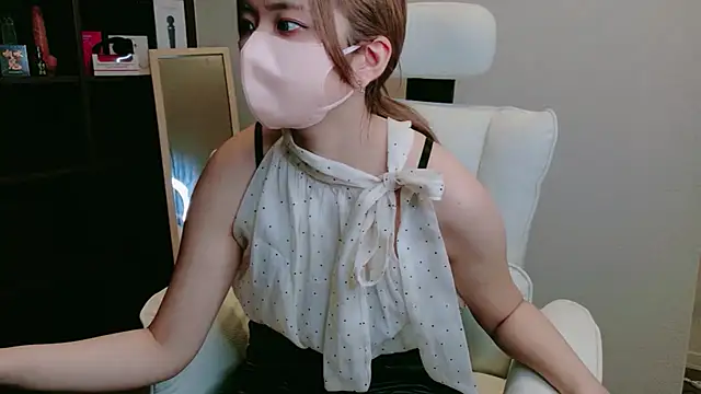 YUA 0425 online show from 08.02.26