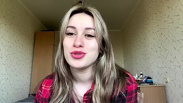 SpringSummers online show from 04.26.26