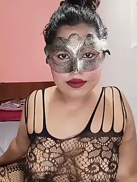 Snapshot of Maskedcurves chatting on 06.29.26 Maskedcurves online show from 06.29.26