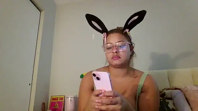 madzbailey online show from 04.06.26