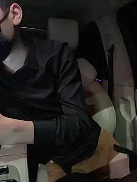 Snapshot of klcm002 chatting on 04.04.26 klcm002 online show from 04.04.26