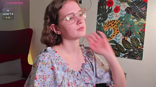 Snapshot of Mia_Moone chatting on 04.04.26 Mia Moone online show from 04.04.26