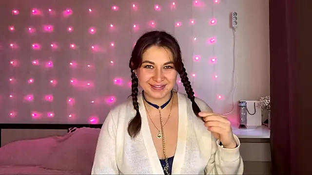 Snapshot of my_margaret_ chatting on 04.07.26 my margaret online show from 04.07.26