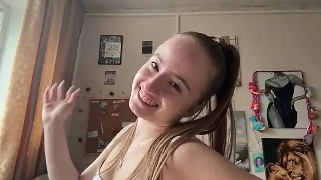 Snapshot of SabinaHaggen chatting on 04.24.26 SabinaHaggen online show from 04.24.26