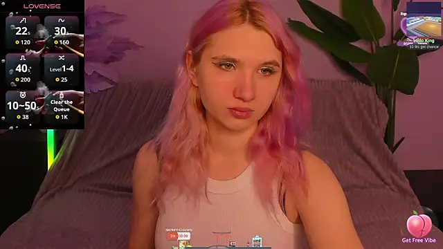 Kitty Blondie online show from 04.14.26