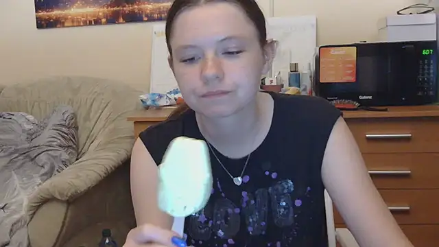 Snapshot of JessicaHolland1 chatting on 06.26.26 JessicaHolland1 online show from 06.26.26