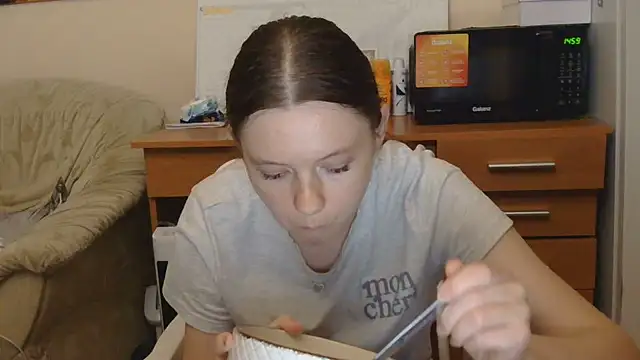 Snapshot of JessicaHolland1 chatting on 07.12.26 JessicaHolland1 online show from 07.12.26