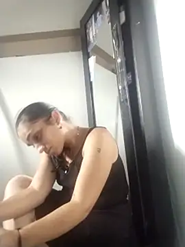 Snapshot of vegonicarouge chatting on 04.13.26 vegonicarouge online show from 04.13.26