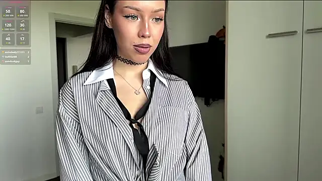 Snapshot of PalmiraJaussen chatting on 05.13.26 PalmiraJaussen online show from 05.13.26