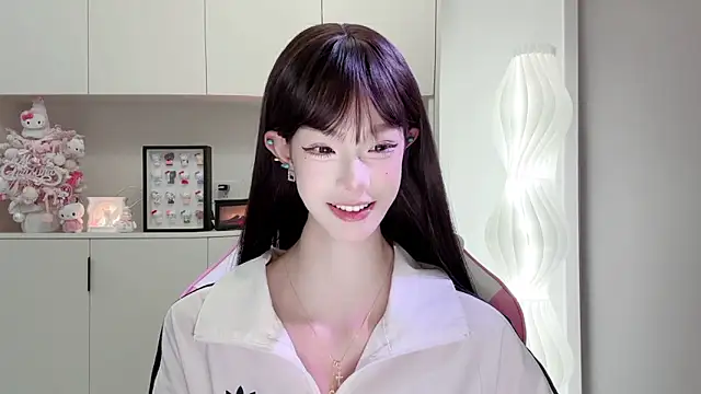 Snapshot of -Moonshine chatting on 04.09.26 -Moonshine online show from 04.09.26