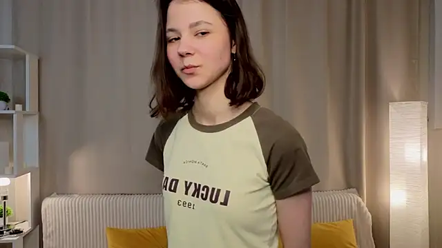 Snapshot of SheliaBinkley chatting on 04.13.26 SheliaBinkley online show from 04.13.26