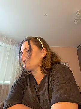 Snapshot of EdithBrown chatting on 04.05.26 EdithBrown online show from 04.05.26