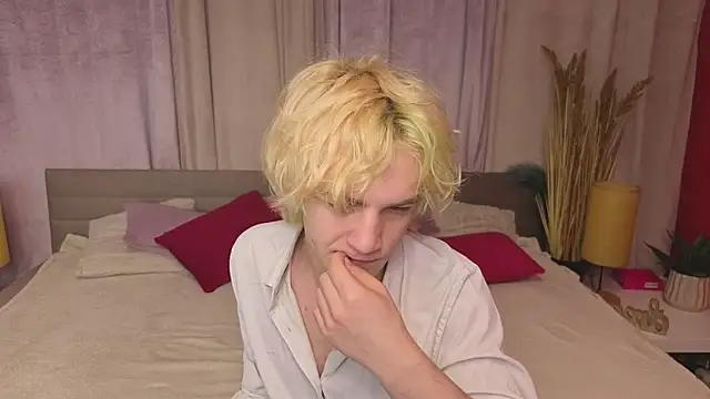 JameMilann online show from 04.17.26