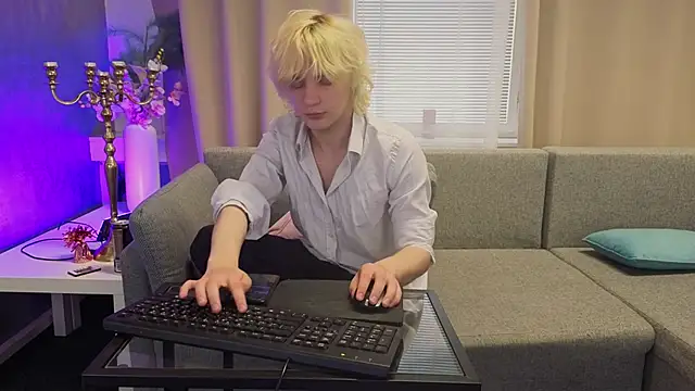 JameMilann online show from 04.29.26