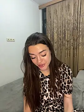 LucyVixxen online show from 04.15.26