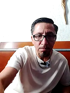 Snapshot of velvetblackcock chatting on 04.04.26 velvetblackcock online show from 04.04.26