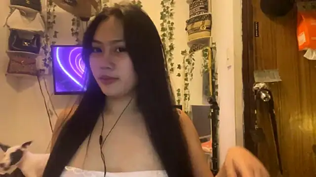 Snapshot of GlindaDejardin chatting on 04.08.26 GlindaDejardin online show from 04.08.26