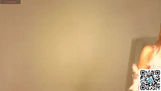 Snapshot of Angelina_Becker chatting on 06.27.26 Angelina Becker online show from 06.27.26