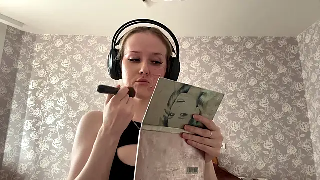 ElmiraGildea online show from 04.13.26