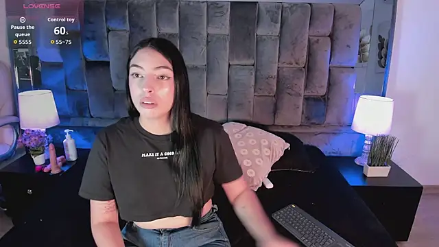 Ashly bloom  online show from 06.25.26