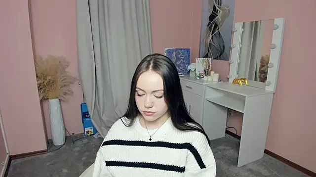 AsleyBasgall online show from 04.06.26