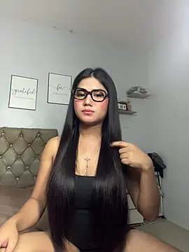 Snapshot of JassmineLove chatting on 04.06.26 JassmineLove online show from 04.06.26