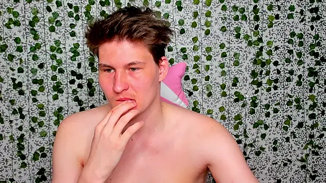 Snapshot of _Srifi_ chatting on 04.13.26 Srifi online show from 04.13.26