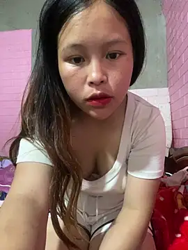 Snapshot of Hini_cute chatting on 04.05.26 Hini cute online show from 04.05.26