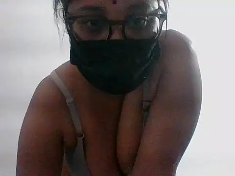 Snapshot of sexy_nita chatting on 04.11.26 sexy nita online show from 04.11.26