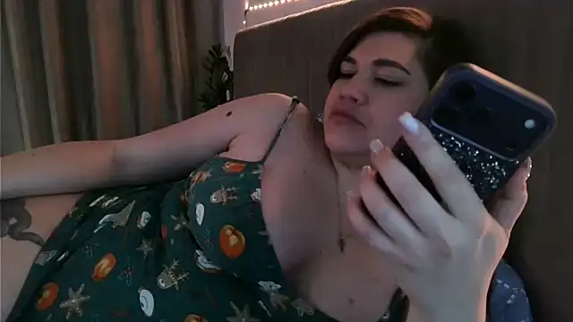 Snapshot of miss_preggie chatting on 04.27.26 miss preggie online show from 04.27.26