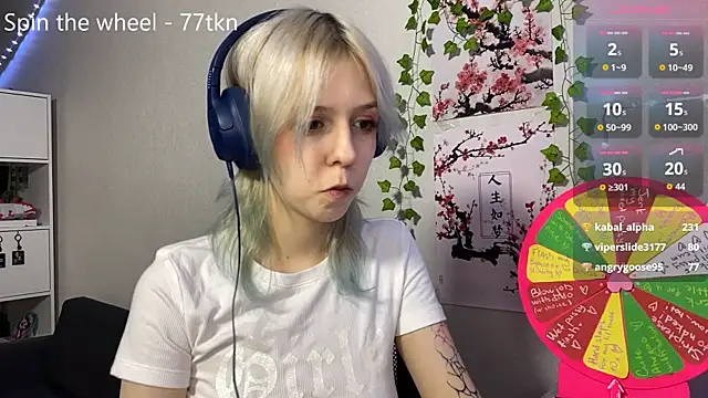 Snapshot of LunaBless chatting on 06.23.26 LunaBless online show from 06.23.26