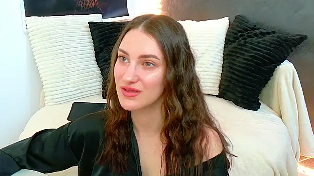 Snapshot of Amira_a chatting on 05.29.26 Amira a online show from 05.29.26