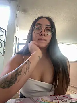 Snapshot of vampiralatina chatting on 05.14.26 vampiralatina online show from 05.14.26