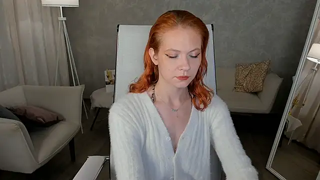 Snapshot of LisaAris chatting on 06.19.26 LisaAris online show from 06.19.26