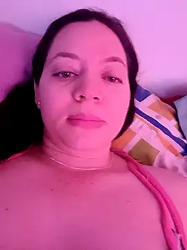 Miaesmeralda online show from 04.26.26