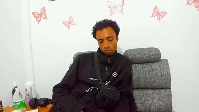 Snapshot of JustJaden chatting on 04.14.26 JustJaden online show from 04.14.26