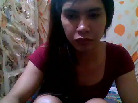 Snapshot of luna_veille chatting on 04.25.26 luna veille online show from 04.25.26