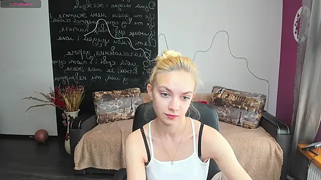 Snapshot of SonnySofia chatting on 05.29.26 SonnySofia online show from 05.29.26