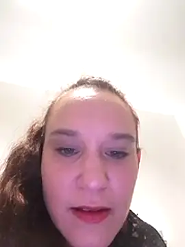 Snapshot of Maggie38 chatting on 04.14.26 Maggie38 online show from 04.14.26