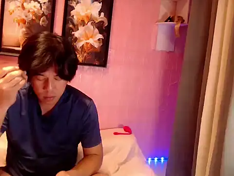 Snapshot of akiramoore chatting on 05.14.26 akiramoore online show from 05.14.26