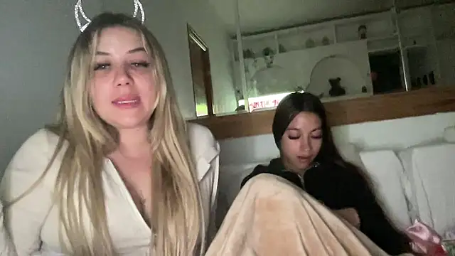 sophiehot69 online show from 04.16.26