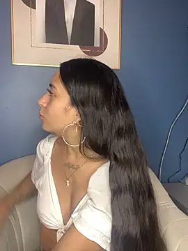 Snapshot of DulceLatinaxo chatting on 04.24.26 DulceLatinaxo online show from 04.24.26