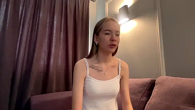 Snapshot of Nestymi chatting on 04.07.26 Nestymi online show from 04.07.26