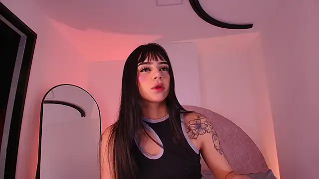 Snapshot of kira_dll chatting on 07.14.26 kira dll online show from 07.14.26