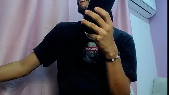 Snapshot of Amir_guy_ chatting on 04.19.26 Amir guy online show from 04.19.26