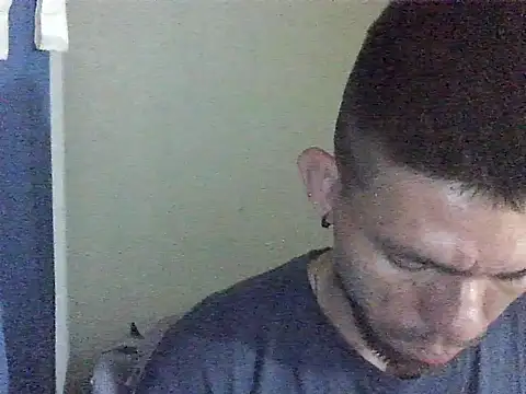 Snapshot of thomas2wood chatting on 05.24.26 thomas2wood online show from 05.24.26