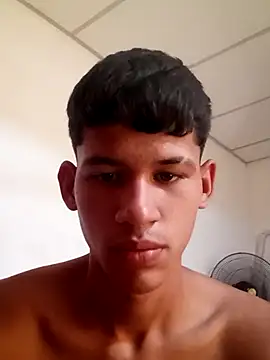 Snapshot of chicocalo chatting on 04.08.26 chicocalo online show from 04.08.26